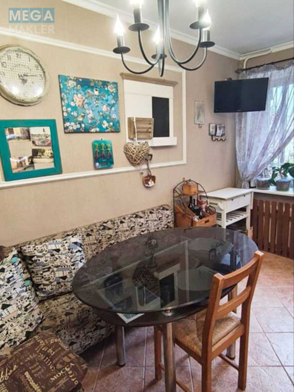 Оренда 2 кімнатної квартири, <a class="location-link" href="/kiev/" title="Недвижимость Київ">Київ</a>, <a class="location-link" href="/kiev/podolskij/" title="Недвижимость Подільський район">Подільський р-н</a>, Нижній Вал вул., 41 (изображение 3)