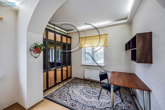 Продаж дома, 3&nbsp;поверху, 568&nbsp;кв.м, 6&nbsp;кімнат, ділянка 10&nbsp;соток, <a class="location-link" href="/kiev/" title="Недвижимость Київ">Київ</a>, <a class="location-link" href="/kiev/goloseevskij/" title="Недвижимость Голосеевский район">Голосеевский р-н</a>, Нечуя-Левицького вул. (изображение 6)