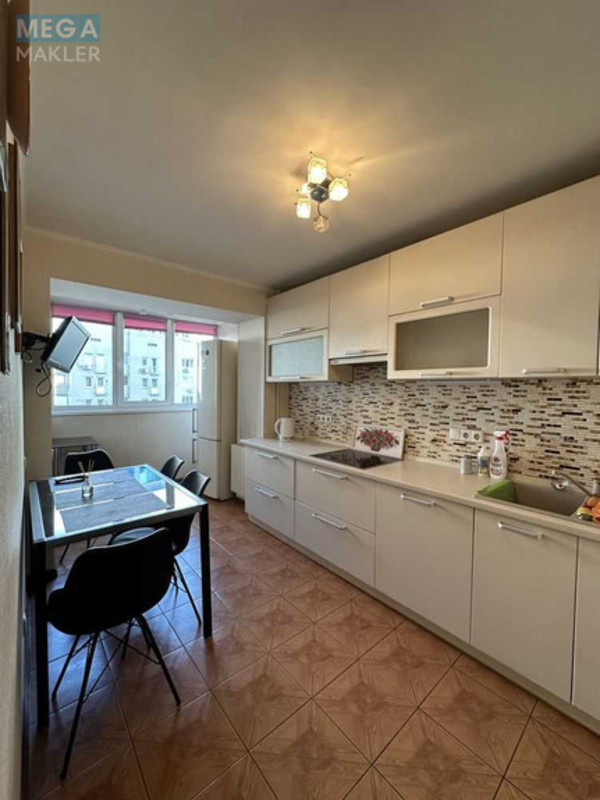 Оренда 2 кімнатної квартири, <a class="location-link" href="/kiev/" title="Недвижимость Київ">Київ</a>, <a class="location-link" href="/kiev/goloseevskij/" title="Недвижимость Голосіївський район">Голосіївський р-н</a>, Владимира Антоновича ул., 164 (изображение 2)