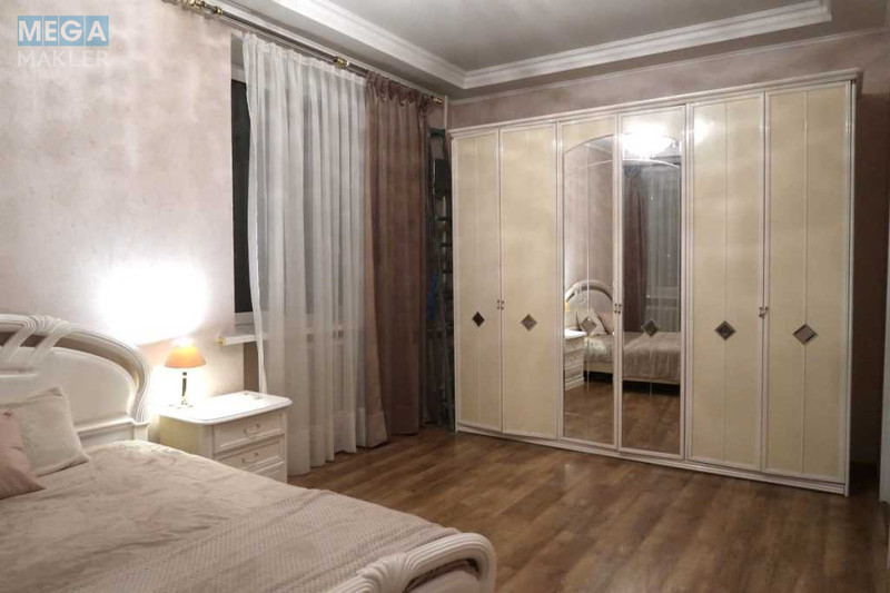 Оренда 3 кімнатної квартири, <a class="location-link" href="/kiev/" title="Недвижимость Київ">Київ</a>, <a class="location-link" href="/kiev/pecherskij/" title="Недвижимость Печерський район">Печерський р-н</a>, Михайла Бойчука вул., 4 (изображение 3)