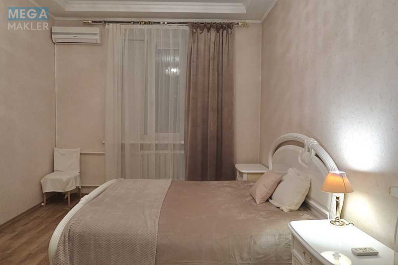 Оренда 3 кімнатної квартири, <a class="location-link" href="/kiev/" title="Недвижимость Київ">Київ</a>, <a class="location-link" href="/kiev/pecherskij/" title="Недвижимость Печерський район">Печерський р-н</a>, Михайла Бойчука вул., 4 (изображение 4)