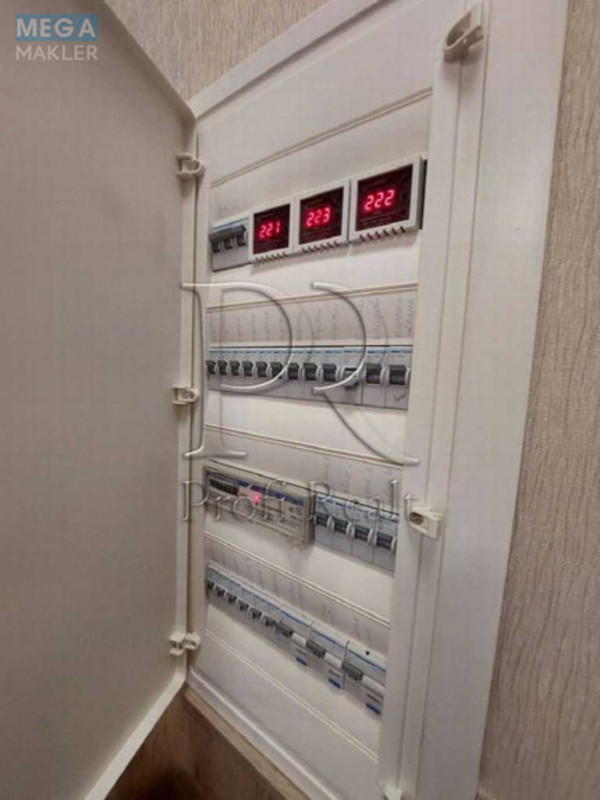 Продаж комерційної нерухомості, 101&nbsp;кв.м, <a class="location-link" href="/kiev/" title="Недвижимость Київ">Київ</a>, <a class="location-link" href="/kiev/dneprovskij/" title="Недвижимость Дніпровський район">Дніпровський р-н</a>, Юрія Поправки вул., 14 (изображение 6)