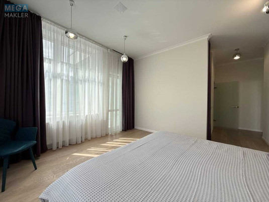 Оренда 4 кімнатні квартири, <a class="location-link" href="/kiev/" title="Недвижимость Київ">Київ</a>, <a class="location-link" href="/kiev/pecherskij/" title="Недвижимость Печерський район">Печерський р-н</a>, Драгомирова вул., 9 (изображение 8)