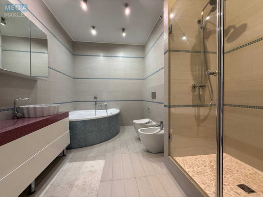 Оренда 4 кімнатні квартири, <a class="location-link" href="/kiev/" title="Недвижимость Київ">Київ</a>, <a class="location-link" href="/kiev/pecherskij/" title="Недвижимость Печерський район">Печерський р-н</a>, Драгомирова вул., 9 (изображение 20)