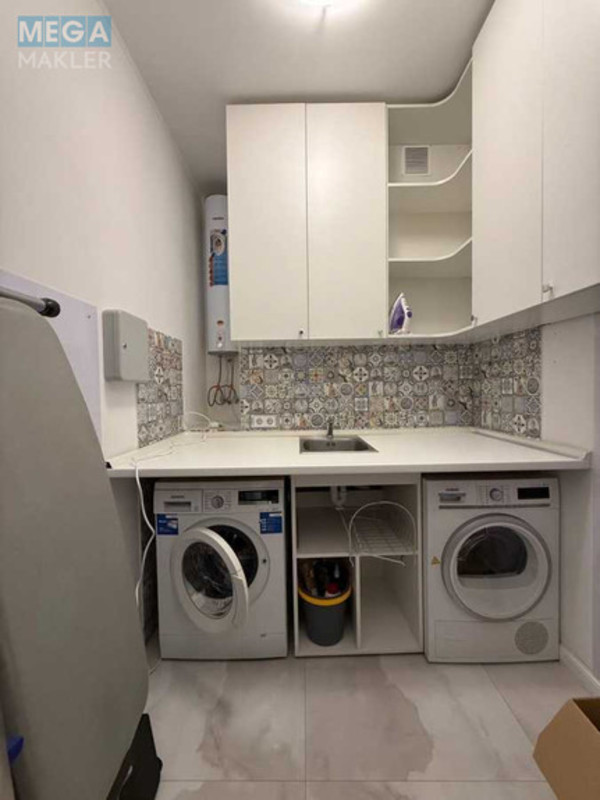 Оренда 4 кімнатні квартири, <a class="location-link" href="/kiev/" title="Недвижимость Київ">Київ</a>, <a class="location-link" href="/kiev/pecherskij/" title="Недвижимость Печерський район">Печерський р-н</a>, Драгомирова вул., 9 (изображение 21)