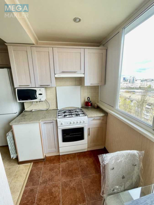 Оренда 2 кімнатної квартири, <a class="location-link" href="/kiev/" title="Недвижимость Київ">Київ</a>, <a class="location-link" href="/kiev/solomenskij/" title="Недвижимость Солом'янський район">Солом'янський р-н</a>, Юліуса Фучика вул., 13 (изображение 2)