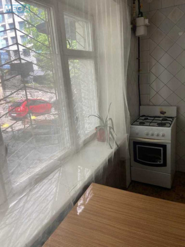 Оренда 2 кімнатної квартири, <a class="location-link" href="/kiev/" title="Недвижимость Київ">Київ</a>, <a class="location-link" href="/kiev/pecherskij/" title="Недвижимость Печерський район">Печерський р-н</a>, Правобережна вул., 3 (изображение 9)