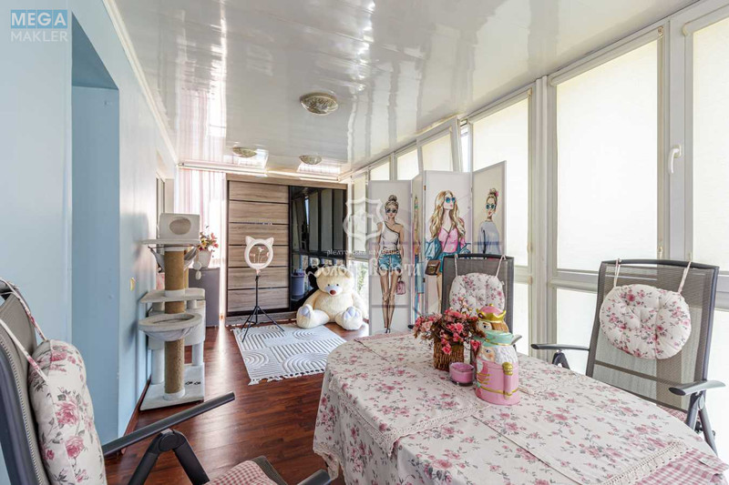 Продаж дома, 5&nbsp;поверхів, 173&nbsp;кв.м, 5&nbsp;кімнат, ділянка 5&nbsp;соток, <a class="location-link" href="/kiev/" title="Недвижимость Київ">Київ</a>, <a class="location-link" href="/kiev/darnickij/" title="Недвижимость Дарницький район">Дарницький р-н</a>, 1-а Садова вул., 3 (изображение 9)