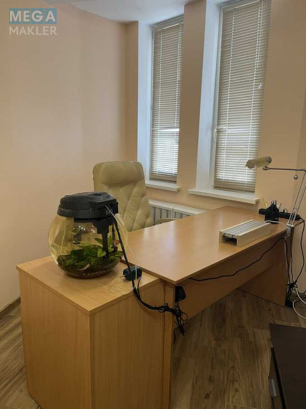 Оренда комерційної нерухомості, 80&nbsp;кв.м, под офис, <a class="location-link" href="/kiev/" title="Недвижимость Київ">Київ</a>, <a class="location-link" href="/kiev/darnickij/" title="Недвижимость Дарницький район">Дарницький р-н</a>, Срібнокільська вул., 22 (изображение 13)