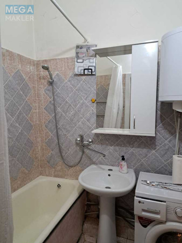 Оренда 1 кімнатної квартири, <a class="location-link" href="/kiev/" title="Недвижимость Київ">Київ</a>, <a class="location-link" href="/kiev/shevchenkovskij/" title="Недвижимость Шевченківський район">Шевченківський р-н</a>, Саксаганского ул., 109/20 (изображение 10)