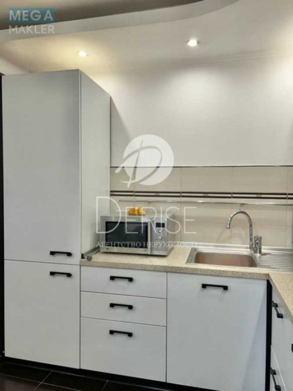 Продаж 1 кімнатної квартири (41/31/8), 2 пов. 9 пов. будинку, <a class="location-link" href="/kiev/" title="Недвижимость Київ">Київ</a>, <a class="location-link" href="/kiev/pecherskij/" title="Недвижимость Печерський район">Печерський р-н</a>, Предславинська вул., 51 (изображение 5)