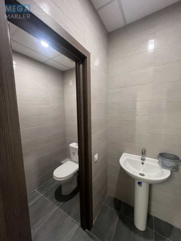 Оренда комерційної нерухомості, 68,60&nbsp;кв.м, под офис, <a class="location-link" href="/kiev/" title="Недвижимость Київ">Київ</a>, <a class="location-link" href="/kiev/shevchenkovskij/" title="Недвижимость Шевченківський район">Шевченківський р-н</a>, Глубочицкая ул., 17 (изображение 6)