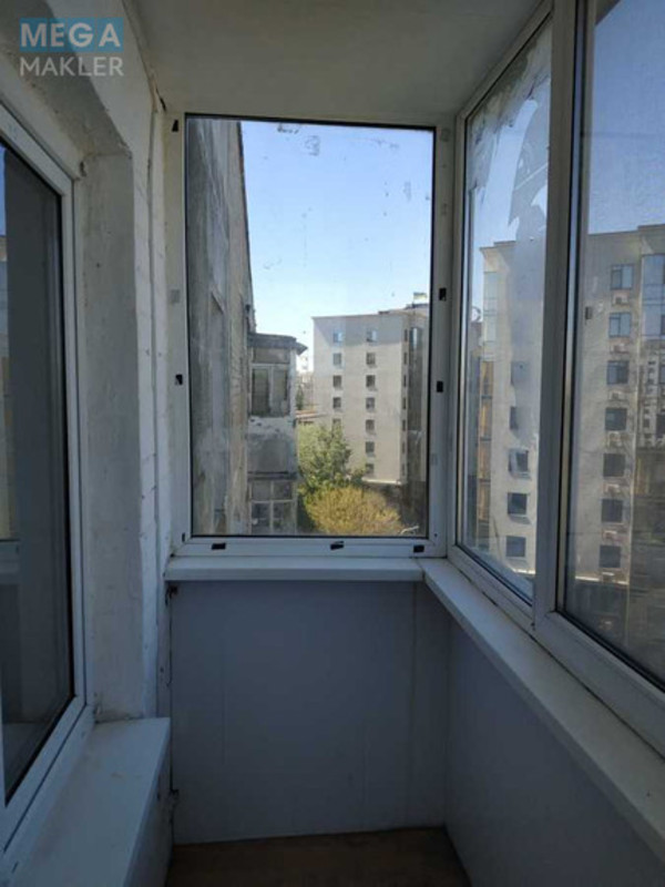 Оренда 4 кімнатні квартири, <a class="location-link" href="/odessa/" title="Недвижимость Одеса">Одеса</a>, <a class="location-link" href="/odessa/malinovskij/" title="Недвижимость Малиновський район">Малиновський р-н</a>, Малиновского, 16 (изображение 6)