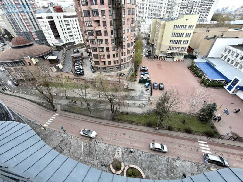 Оренда комерційної нерухомості, 400&nbsp;кв.м, под офис, <a class="location-link" href="/kiev/" title="Недвижимость Київ">Київ</a>, <a class="location-link" href="/kiev/pecherskij/" title="Недвижимость Печерський район">Печерський р-н</a>, Евгения Коновальца ул., 36Д (изображение 5)