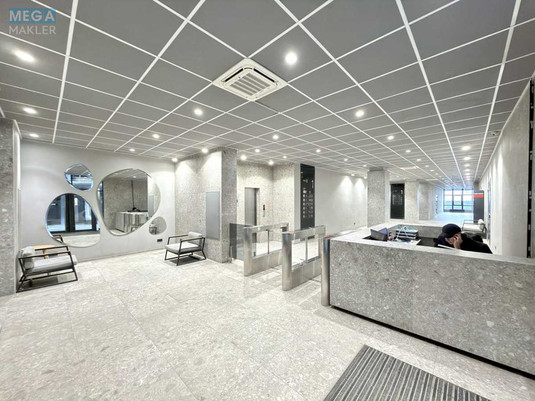 Оренда комерційної нерухомості, 550&nbsp;кв.м, под офис, <a class="location-link" href="/kiev/" title="Недвижимость Київ">Київ</a>, <a class="location-link" href="/kiev/pecherskij/" title="Недвижимость Печерський район">Печерський р-н</a>, Евгения Коновальца ул., 36Д (изображение 2)