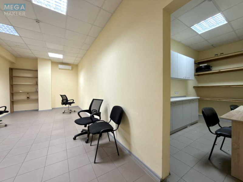 Оренда комерційної нерухомості, 550&nbsp;кв.м, под офис, <a class="location-link" href="/kiev/" title="Недвижимость Київ">Київ</a>, <a class="location-link" href="/kiev/pecherskij/" title="Недвижимость Печерський район">Печерський р-н</a>, Евгения Коновальца ул., 36Д (изображение 5)