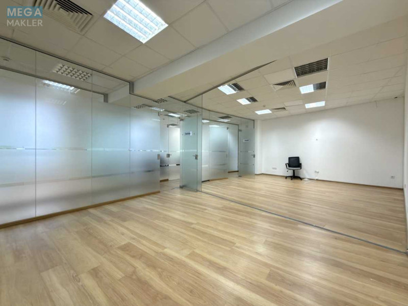 Оренда комерційної нерухомості, 550&nbsp;кв.м, под офис, <a class="location-link" href="/kiev/" title="Недвижимость Київ">Київ</a>, <a class="location-link" href="/kiev/pecherskij/" title="Недвижимость Печерський район">Печерський р-н</a>, Евгения Коновальца ул., 36Д (изображение 8)