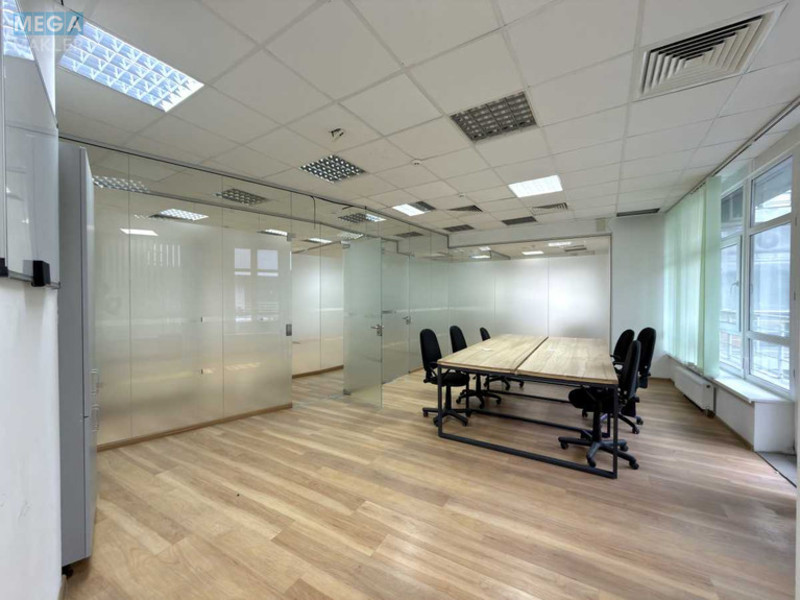 Оренда комерційної нерухомості, 550&nbsp;кв.м, под офис, <a class="location-link" href="/kiev/" title="Недвижимость Київ">Київ</a>, <a class="location-link" href="/kiev/pecherskij/" title="Недвижимость Печерський район">Печерський р-н</a>, Евгения Коновальца ул., 36Д (изображение 9)