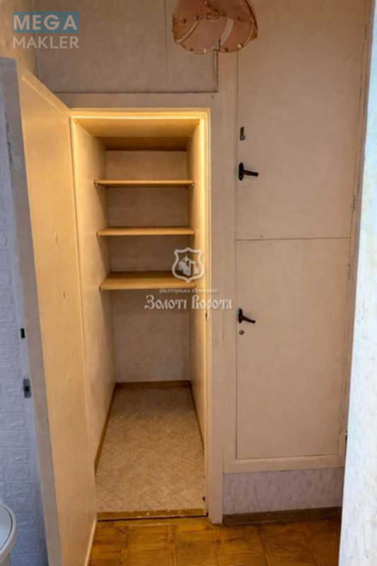 Продаж 3 кімнатної квартири (62,9/45,4/5,8), 1 пов. 9 пов. будинку, <a class="location-link" href="/kiev/" title="Недвижимость Київ">Київ</a>, <a class="location-link" href="/kiev/pecherskij/" title="Недвижимость Печерський район">Печерський р-н</a>, Лаврська вул., 4а (изображение 7)