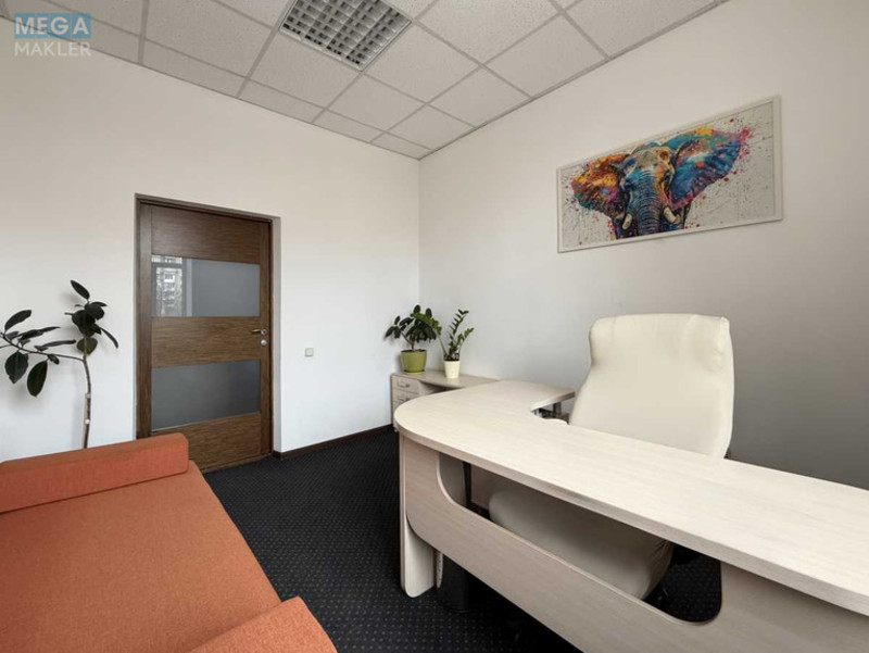 Продаж 3 кімнатної квартири (74/52/7,3), 3 пов. 5 пов. будинку, <a class="location-link" href="/kiev/" title="Недвижимость Київ">Київ</a>, <a class="location-link" href="/kiev/pecherskij/" title="Недвижимость Печерський район">Печерський р-н</a>, Велика Васильківська вул., 126 (изображение 4)