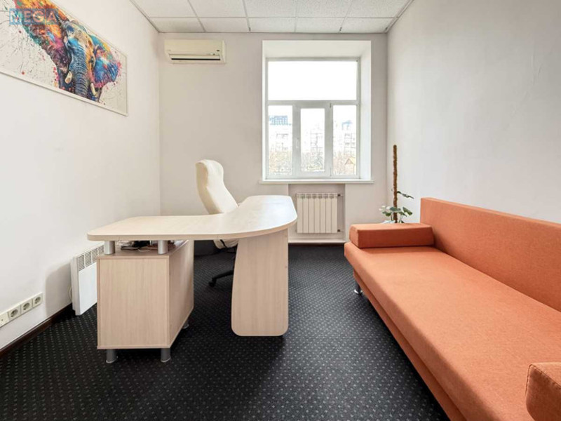 Продаж 3 кімнатної квартири (74/52/7,3), 3 пов. 5 пов. будинку, <a class="location-link" href="/kiev/" title="Недвижимость Київ">Київ</a>, <a class="location-link" href="/kiev/pecherskij/" title="Недвижимость Печерський район">Печерський р-н</a>, Велика Васильківська вул., 126 (изображение 5)