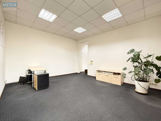 Продаж 3 кімнатної квартири (74/52/7,3), 3 пов. 5 пов. будинку, <a class="location-link" href="/kiev/" title="Недвижимость Київ">Київ</a>, <a class="location-link" href="/kiev/pecherskij/" title="Недвижимость Печерський район">Печерський р-н</a>, Велика Васильківська вул., 126 (изображение 8)