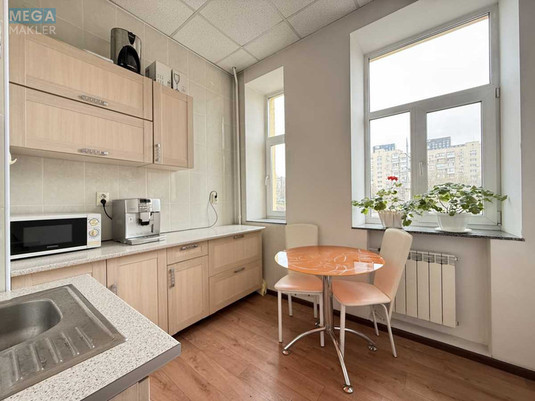 Продаж 3 кімнатної квартири (74/52/7,3), 3 пов. 5 пов. будинку, <a class="location-link" href="/kiev/" title="Недвижимость Київ">Київ</a>, <a class="location-link" href="/kiev/pecherskij/" title="Недвижимость Печерський район">Печерський р-н</a>, Велика Васильківська вул., 126 (изображение 10)