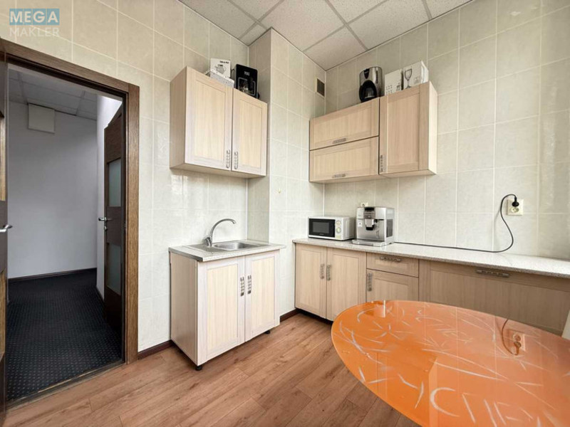 Продаж 3 кімнатної квартири (74/52/7,3), 3 пов. 5 пов. будинку, <a class="location-link" href="/kiev/" title="Недвижимость Київ">Київ</a>, <a class="location-link" href="/kiev/pecherskij/" title="Недвижимость Печерський район">Печерський р-н</a>, Велика Васильківська вул., 126 (изображение 11)