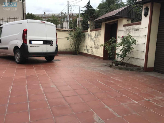 Продаж дома, 2&nbsp;поверху, 408&nbsp;кв.м, 7&nbsp;кімнат, ділянка 3&nbsp;сотки, <a class="location-link" href="/kiev/" title="Недвижимость Київ">Київ</a>, <a class="location-link" href="/kiev/goloseevskij/" title="Недвижимость Голосіївський район">Голосіївський р-н</a>, Добрый Путь ул., 63 (изображение 5)