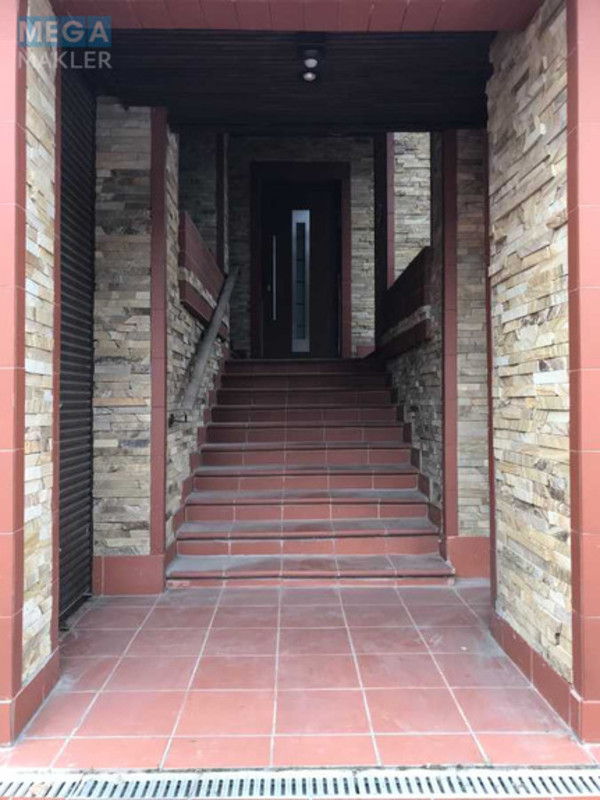 Продаж дома, 2&nbsp;поверху, 408&nbsp;кв.м, 7&nbsp;кімнат, ділянка 3&nbsp;сотки, <a class="location-link" href="/kiev/" title="Недвижимость Київ">Київ</a>, <a class="location-link" href="/kiev/goloseevskij/" title="Недвижимость Голосіївський район">Голосіївський р-н</a>, Добрый Путь ул., 63 (изображение 6)