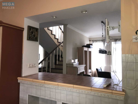 Продаж дома, 2&nbsp;поверху, 408&nbsp;кв.м, 7&nbsp;кімнат, ділянка 3&nbsp;сотки, <a class="location-link" href="/kiev/" title="Недвижимость Київ">Київ</a>, <a class="location-link" href="/kiev/goloseevskij/" title="Недвижимость Голосіївський район">Голосіївський р-н</a>, Добрый Путь ул., 63 (изображение 12)