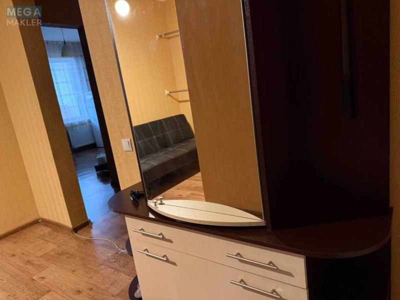 Оренда 1 кімнатної квартири, <a class="location-link" href="/kiev/" title="Недвижимость Київ">Київ</a>, <a class="location-link" href="/kiev/dneprovskij/" title="Недвижимость Дніпровський район">Дніпровський р-н</a>, Хорольська вул., 1а (изображение 2)