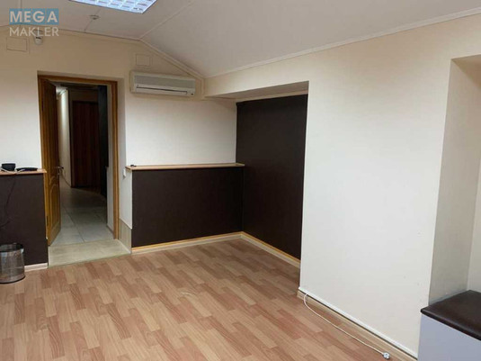 Оренда комерційної нерухомості, 18&nbsp;кв.м, под офис, <a class="location-link" href="/kiev/" title="Недвижимость Київ">Київ</a>, <a class="location-link" href="/kiev/podolskij/" title="Недвижимость Подільський район">Подільський р-н</a>, Григория Сковороды ул., 7 (изображение 2)