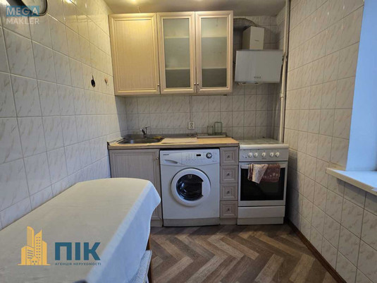 Продаж 2 кімнатної квартири (47/29/7,5), 4 пов. 5 пов. будинку, <a class="location-link" href="/kiev/" title="Недвижимость Київ">Київ</a>, <a class="location-link" href="/kiev/svyatoshinskij/" title="Недвижимость Святошинський район">Святошинський р-н</a>, Академика Вернадского бульв., 73 (изображение 2)