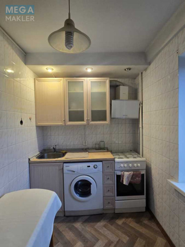 Продаж 2 кімнатної квартири (47/29/7,5), 4 пов. 5 пов. будинку, <a class="location-link" href="/kiev/" title="Недвижимость Київ">Київ</a>, <a class="location-link" href="/kiev/svyatoshinskij/" title="Недвижимость Святошинський район">Святошинський р-н</a>, Академика Вернадского бульв., 73 (изображение 3)