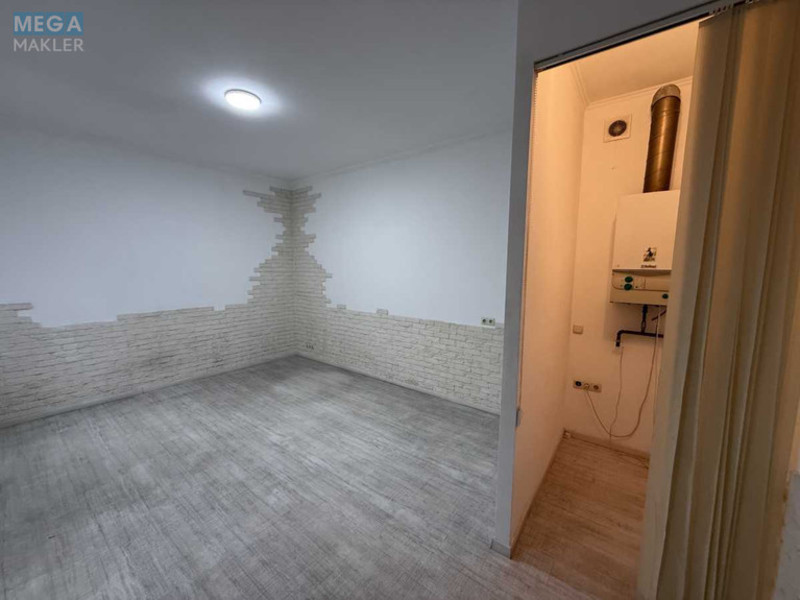 Оренда комерційної нерухомості, 197&nbsp;кв.м, под офис, <a class="location-link" href="/kiev/" title="Недвижимость Київ">Київ</a>, <a class="location-link" href="/kiev/shevchenkovskij/" title="Недвижимость Шевченківський район">Шевченківський р-н</a>, Трехсвятительская ул., 13 (изображение 8)