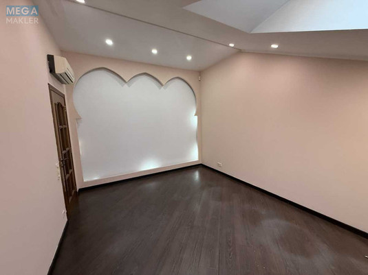 Оренда комерційної нерухомості, 197&nbsp;кв.м, под офис, <a class="location-link" href="/kiev/" title="Недвижимость Київ">Київ</a>, <a class="location-link" href="/kiev/shevchenkovskij/" title="Недвижимость Шевченківський район">Шевченківський р-н</a>, Трехсвятительская ул., 13 (изображение 24)