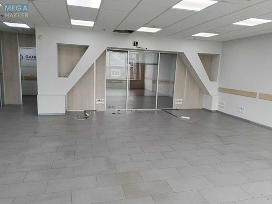 Оренда комерційної нерухомості, 137&nbsp;кв.м, под офис, <a class="location-link" href="/kiev/" title="Недвижимость Київ">Київ</a>, <a class="location-link" href="/kiev/goloseevskij/" title="Недвижимость Голосіївський район">Голосіївський р-н</a>, Антоновича вул., 172 (изображение 3)