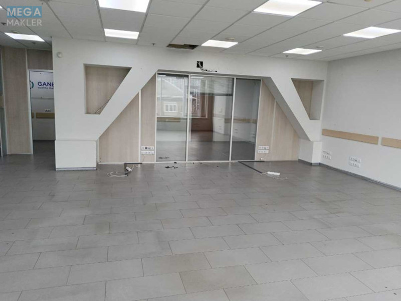 Оренда комерційної нерухомості, 137&nbsp;кв.м, под офис, <a class="location-link" href="/kiev/" title="Недвижимость Київ">Київ</a>, <a class="location-link" href="/kiev/goloseevskij/" title="Недвижимость Голосіївський район">Голосіївський р-н</a>, Антоновича вул., 172 (изображение 3)