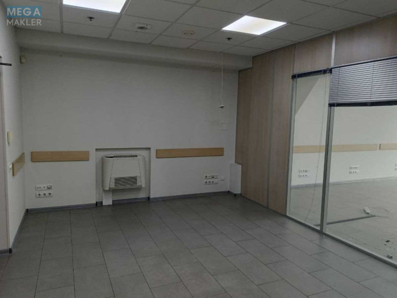 Оренда комерційної нерухомості, 137&nbsp;кв.м, под офис, <a class="location-link" href="/kiev/" title="Недвижимость Київ">Київ</a>, <a class="location-link" href="/kiev/goloseevskij/" title="Недвижимость Голосіївський район">Голосіївський р-н</a>, Антоновича вул., 172 (изображение 5)