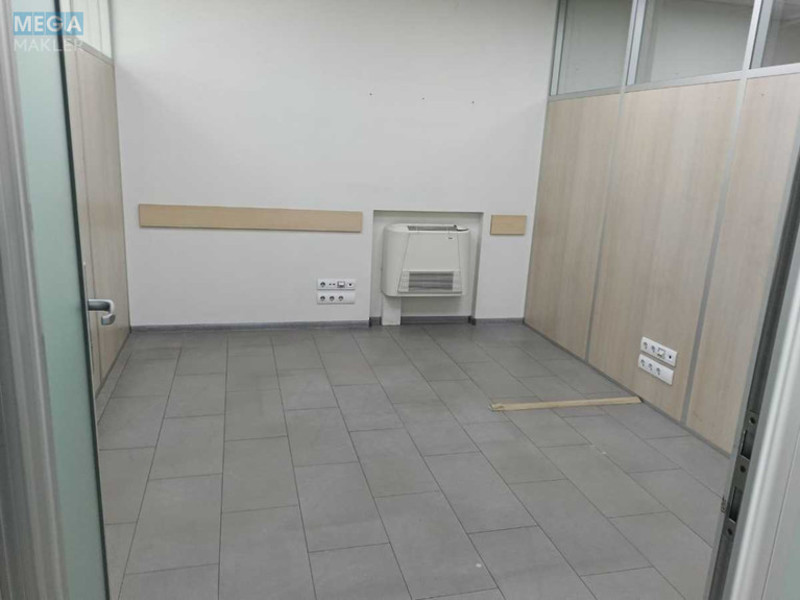 Оренда комерційної нерухомості, 137&nbsp;кв.м, под офис, <a class="location-link" href="/kiev/" title="Недвижимость Київ">Київ</a>, <a class="location-link" href="/kiev/goloseevskij/" title="Недвижимость Голосіївський район">Голосіївський р-н</a>, Антоновича вул., 172 (изображение 7)