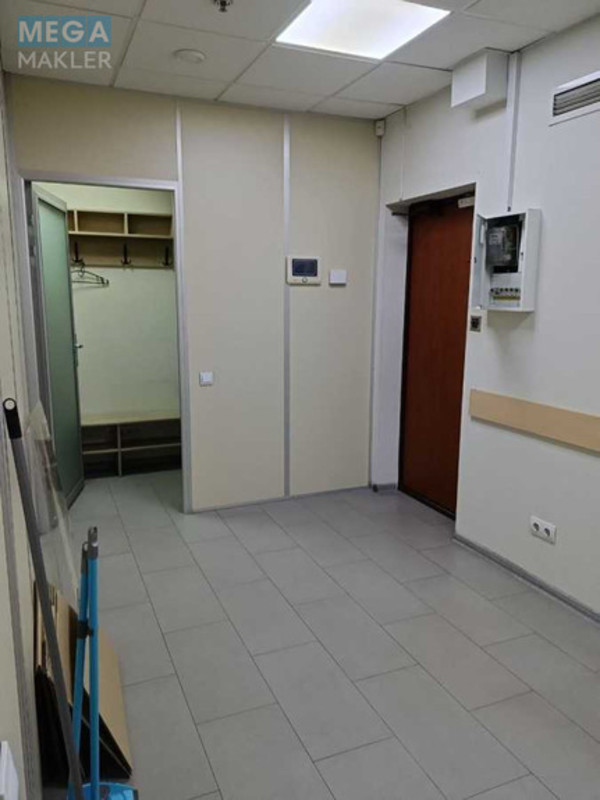 Оренда комерційної нерухомості, 137&nbsp;кв.м, под офис, <a class="location-link" href="/kiev/" title="Недвижимость Київ">Київ</a>, <a class="location-link" href="/kiev/goloseevskij/" title="Недвижимость Голосіївський район">Голосіївський р-н</a>, Антоновича вул., 172 (изображение 10)