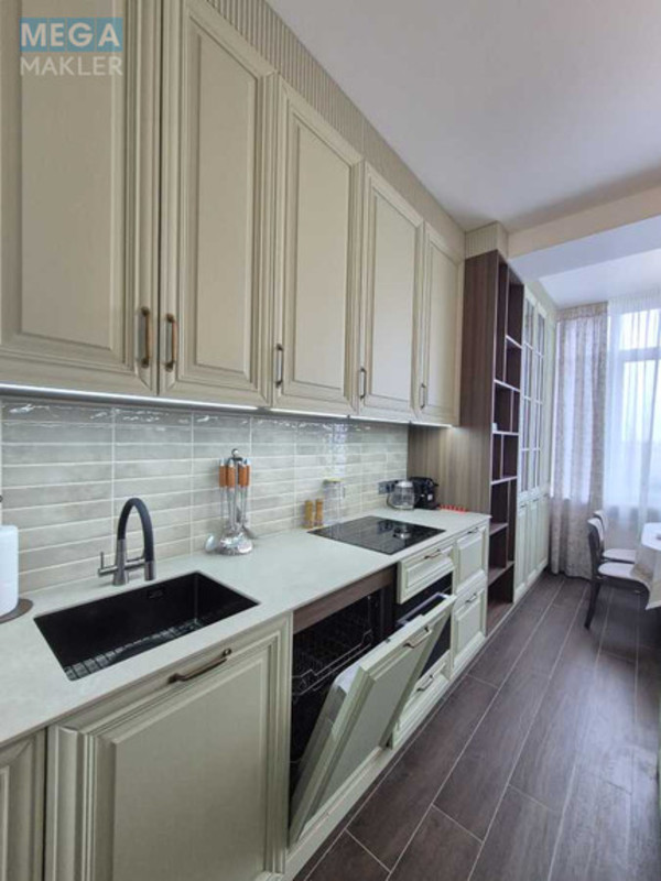 Оренда 2 кімнатної квартири, <a class="location-link" href="/kiev/" title="Недвижимость Київ">Київ</a>, <a class="location-link" href="/kiev/shevchenkovskij/" title="Недвижимость Шевченківський район">Шевченківський р-н</a>, Нагорная ул., 16 (изображение 8)