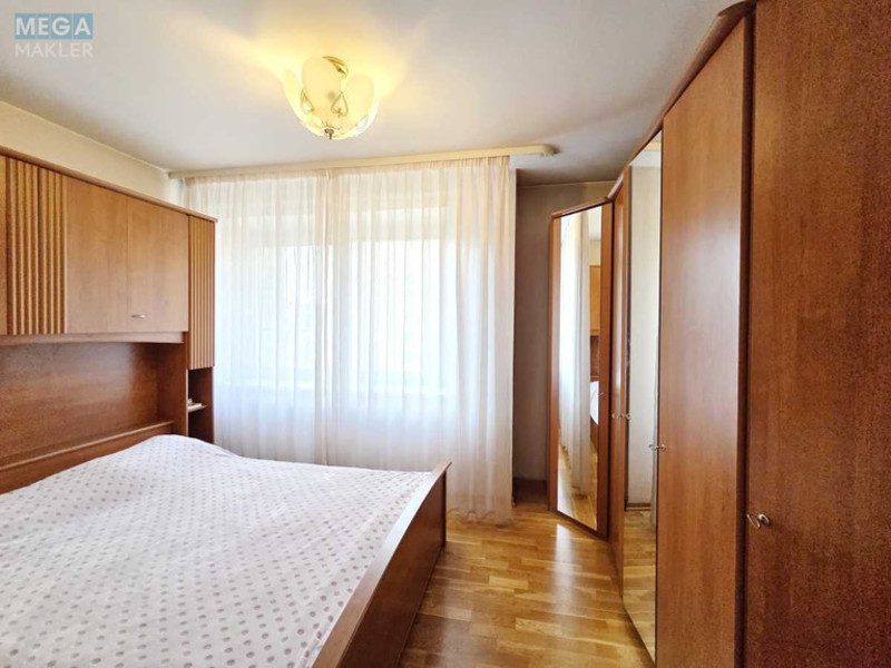 Оренда 2 кімнатної квартири, <a class="location-link" href="/kiev/" title="Недвижимость Київ">Київ</a>, <a class="location-link" href="/kiev/goloseevskij/" title="Недвижимость Голосіївський район">Голосіївський р-н</a>, Антоновича вул., 91/14 (изображение 3)