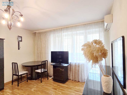 Оренда 2 кімнатної квартири, <a class="location-link" href="/kiev/" title="Недвижимость Київ">Київ</a>, <a class="location-link" href="/kiev/goloseevskij/" title="Недвижимость Голосіївський район">Голосіївський р-н</a>, Антоновича вул., 91/14 (изображение 9)