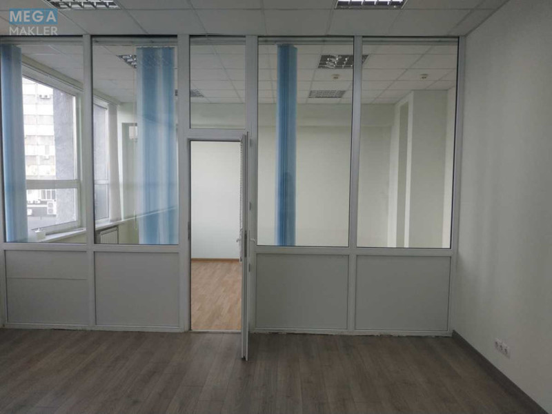 Оренда комерційної нерухомості, 70&nbsp;кв.м, под офис, <a class="location-link" href="/kiev/" title="Недвижимость Київ">Київ</a>, <a class="location-link" href="/kiev/dneprovskij/" title="Недвижимость Дніпровський район">Дніпровський р-н</a>, Евгения Сверстюка ул., 11 (изображение 5)