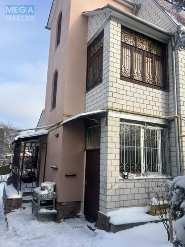 Продаж дома, 2&nbsp;поверху, 134&nbsp;кв.м, 4&nbsp;кімнати, ділянка 5&nbsp;соток, <a class="location-link" href="/kiev/" title="Недвижимость Київ">Київ</a>, <a class="location-link" href="/kiev/podolskij/" title="Недвижимость Подільський район">Подільський р-н</a>, Стеценко ул., 28 (изображение 2)