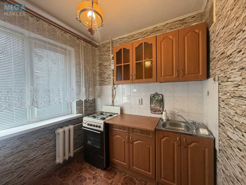 Продаж 2 кімнатної квартири (45,5/33/6), 4 пов. 5 пов. будинку, <a class="location-link" href="/kiev/" title="Недвижимость Київ">Київ</a>, <a class="location-link" href="/kiev/solomenskij/" title="Недвижимость Солом'янський район">Солом'янський р-н</a>, Любомира Гузара просп., 8 (изображение 2)