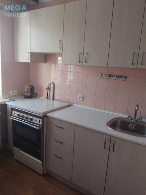 Оренда 2 кімнатної квартири, <a class="location-link" href="/kiev/" title="Недвижимость Київ">Київ</a>, <a class="location-link" href="/kiev/solomenskij/" title="Недвижимость Солом'янський район">Солом'янський р-н</a>, Миколи Василенка вул., 23А (изображение 4)