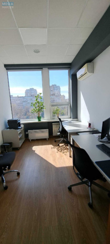 Оренда комерційної нерухомості, 350&nbsp;кв.м, под офис, <a class="location-link" href="/kiev/" title="Недвижимость Київ">Київ</a>, <a class="location-link" href="/kiev/dneprovskij/" title="Недвижимость Дніпровський район">Дніпровський р-н</a>, Евгения Сверстюка ул., 11 (изображение 2)